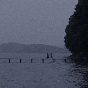 偷看女同学小嫩嫩奶头
